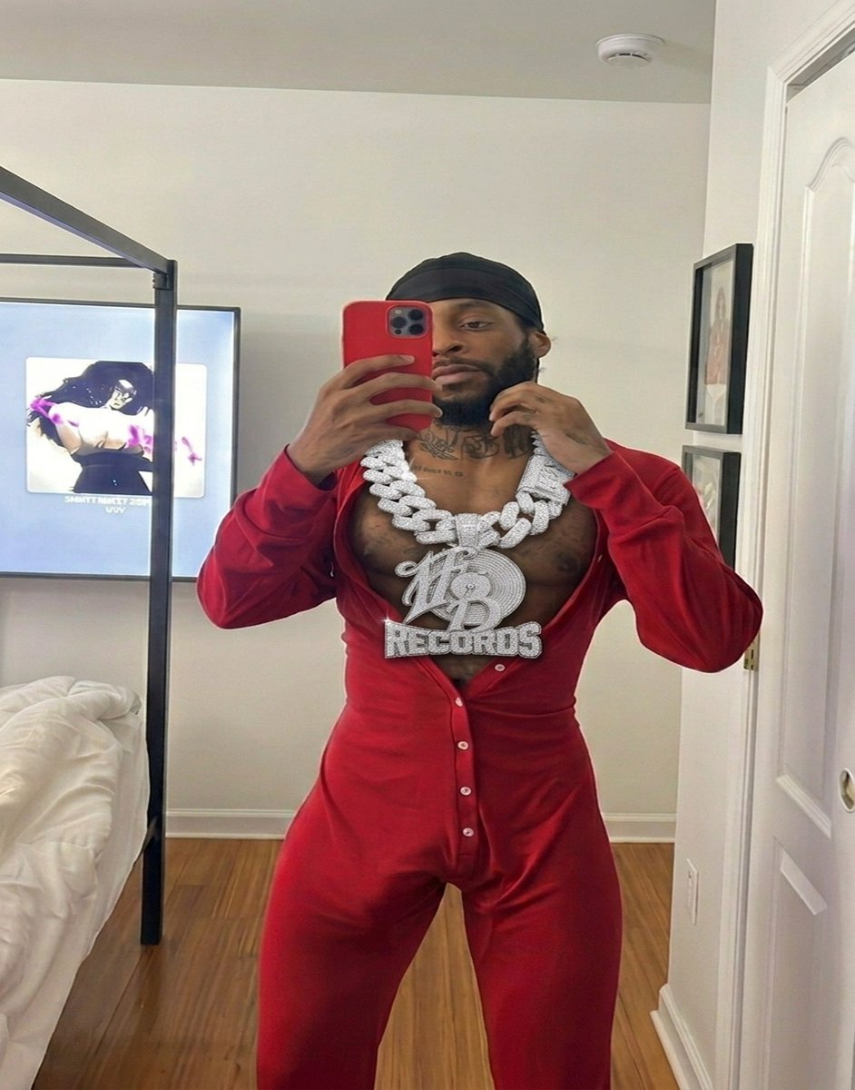 afdworldd's tweet photo. #tiktok #baddies #rappers #rap #hiphop #bigbooty #bigdicks #CelebrityNews https://t.co/RfsP0HjNlD