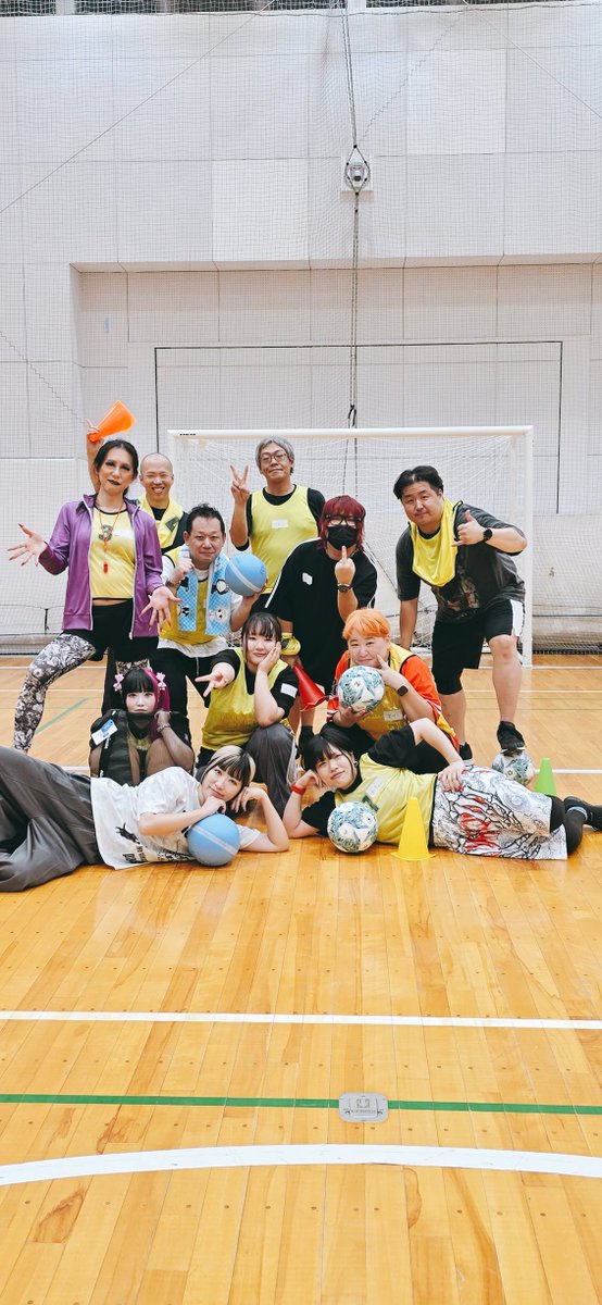 Miotaso0524's tweet photo. 運動会＆飲み会でした🏀🍺✨
ラジオ体操から始まって思いっきり走り回ったりドッヂボールしたり、大盛り上がりでした😆✨
からの、身体動かしたあとの酒は沁みた〜🍺笑
またやろうね〜🎽❤️
ありがとう🥰 https://t.co/bFH4qJ18wN