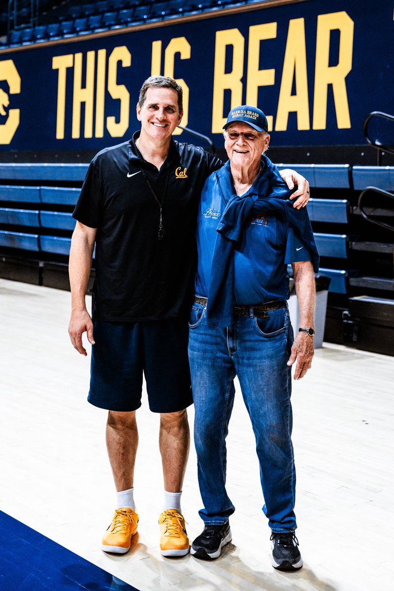 CalMBBall's tweet photo. Former Bears in the house 🐻 

#GoBears | #ThroughAndThrough https://t.co/uX9AYGiR1i