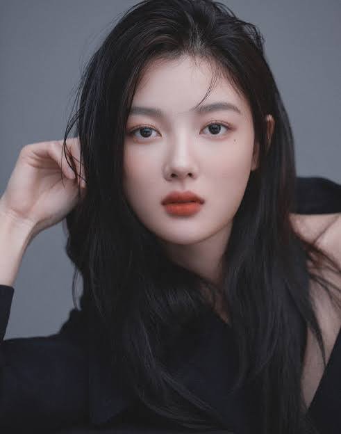 TeamHelloKittyF's tweet photo. @wANNderINK Kamukha nya si kim yoo jung 🥹🥹 https://t.co/WVPNGD4H9M