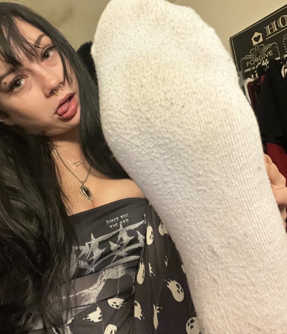 Find0mMabel's tweet photo. Don't be scared, let's get you into a world of extreme feminization, debt and chastity 

#findom #femdom #paypig #loser #finsub #humanatm #feminization #spitfetish #teamviewer #sissy #humanatm #humillation #domination #bdsm https://t.co/AZdTkThtMx