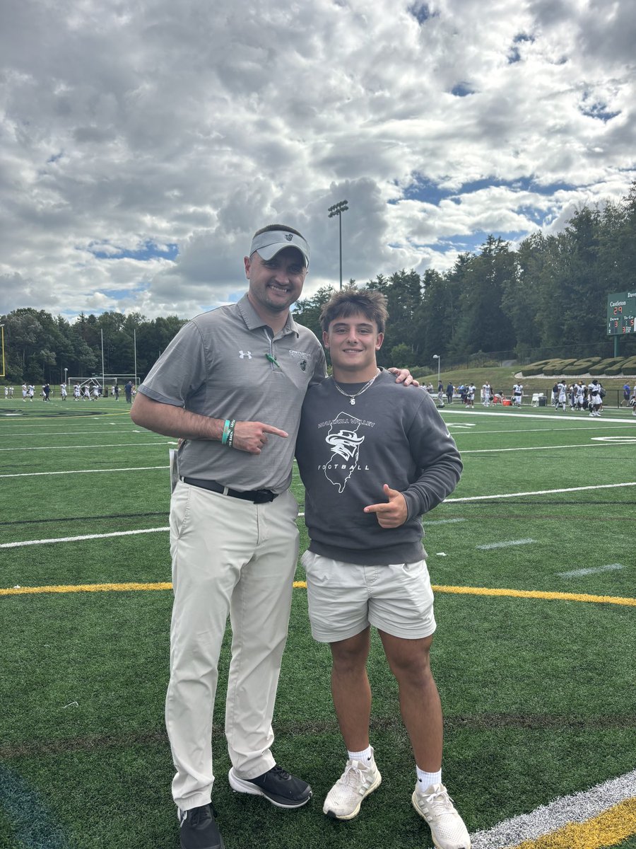 TravisBarlow_6's tweet photo. Had a great visit at @CastletonFB. Excited to keep up with the program and getting back up to campus again in the following months. Thank you again for having me @Coach_Higs @Coach_Tolar @Lukas_C8!! 

@hamill_coach https://t.co/ZIDn6ESBoH