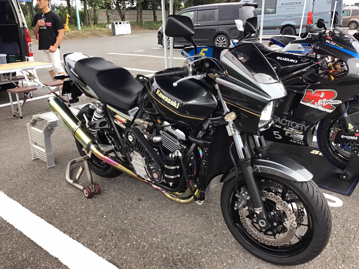 ゆあり マジカルレーシング カスタムパーツ zx4r ミラー zx4r リア カスタム