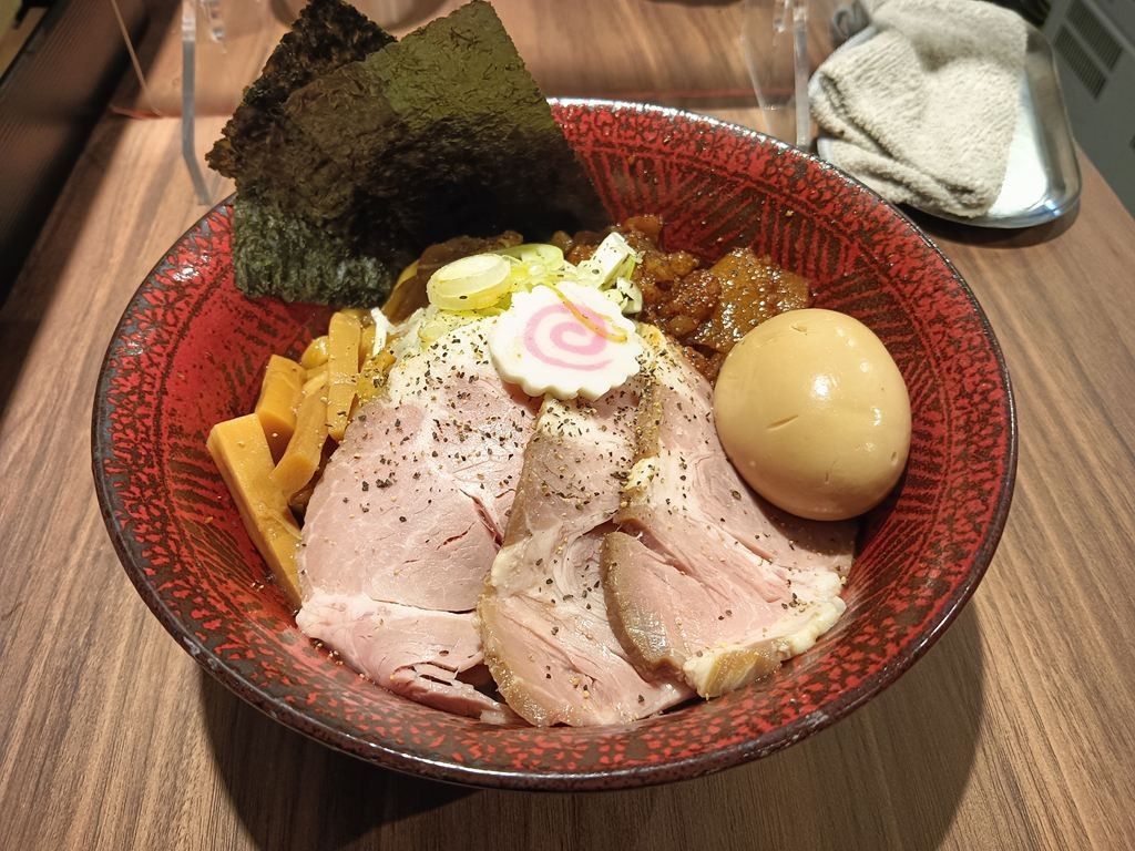 hermita_akiba's tweet photo. 濃ぃ～味に衝撃。「化物語」由来の油そば店「するが」―アークラーメン王子の不定期レポート

➡️「化物語」ファンならピンとくる？「物語系ラーメン」の新店
https://t.co/fw1eMcajnG https://t.co/AG6fWq3KHQ