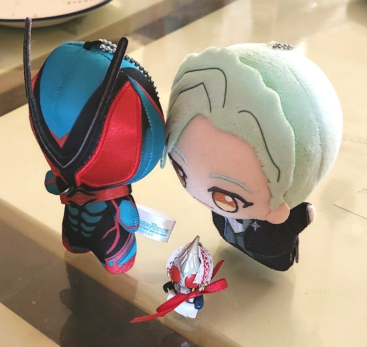BOARD_0w0_wei's tweet photo. 執事の先輩とライダーの先輩もマイスさんを見守っています https://t.co/hBIaoobbSv