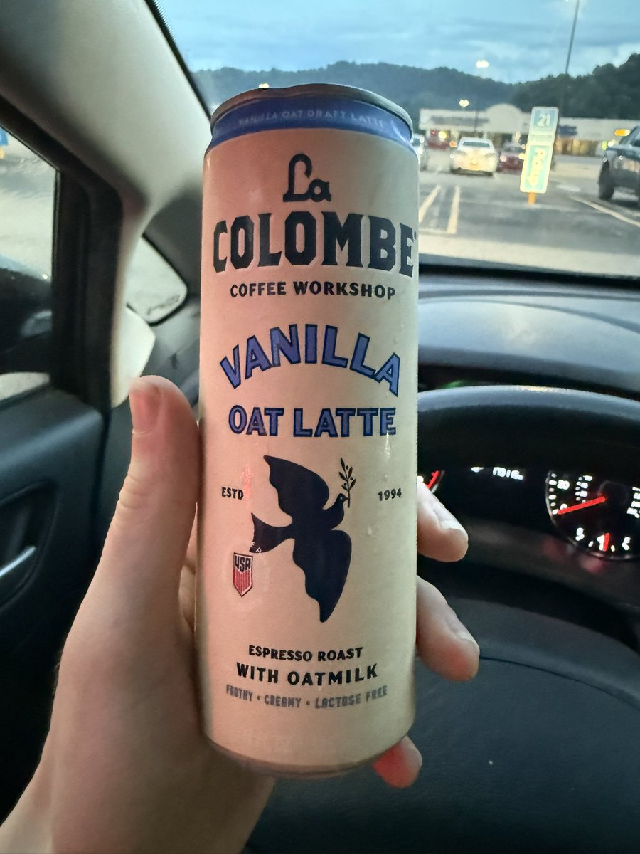 PumpkinPartyDX's tweet photo. walmart just had a huge restock on la colombe and I found a flavor with less caffeine #goodsips https://t.co/0cZaN33ou0