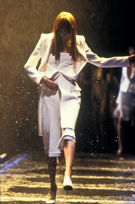 _ArchiveFashion's tweet photo. Alexander Mcqueen ‘golden shower/untitled’, 1998 https://t.co/b1A81WZKsU