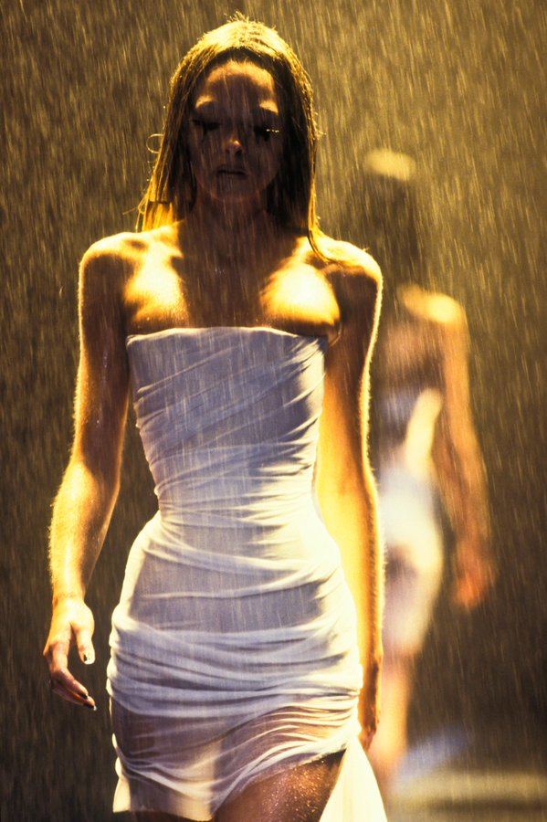 _ArchiveFashion's tweet photo. Alexander Mcqueen ‘golden shower/untitled’, 1998 https://t.co/b1A81WZKsU
