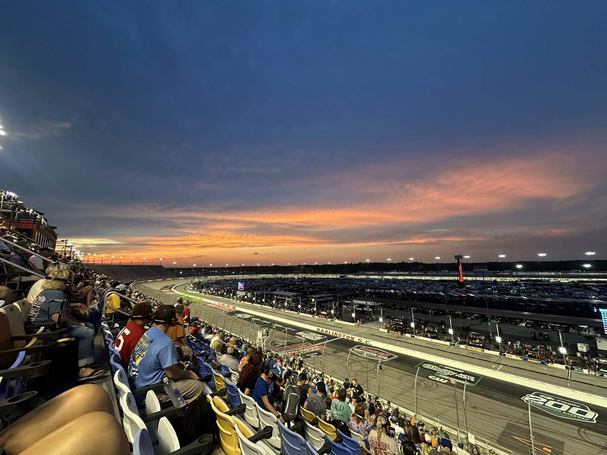 calebw489's tweet photo. What a great day for racing and nothing else https://t.co/nUY1sHVUuT