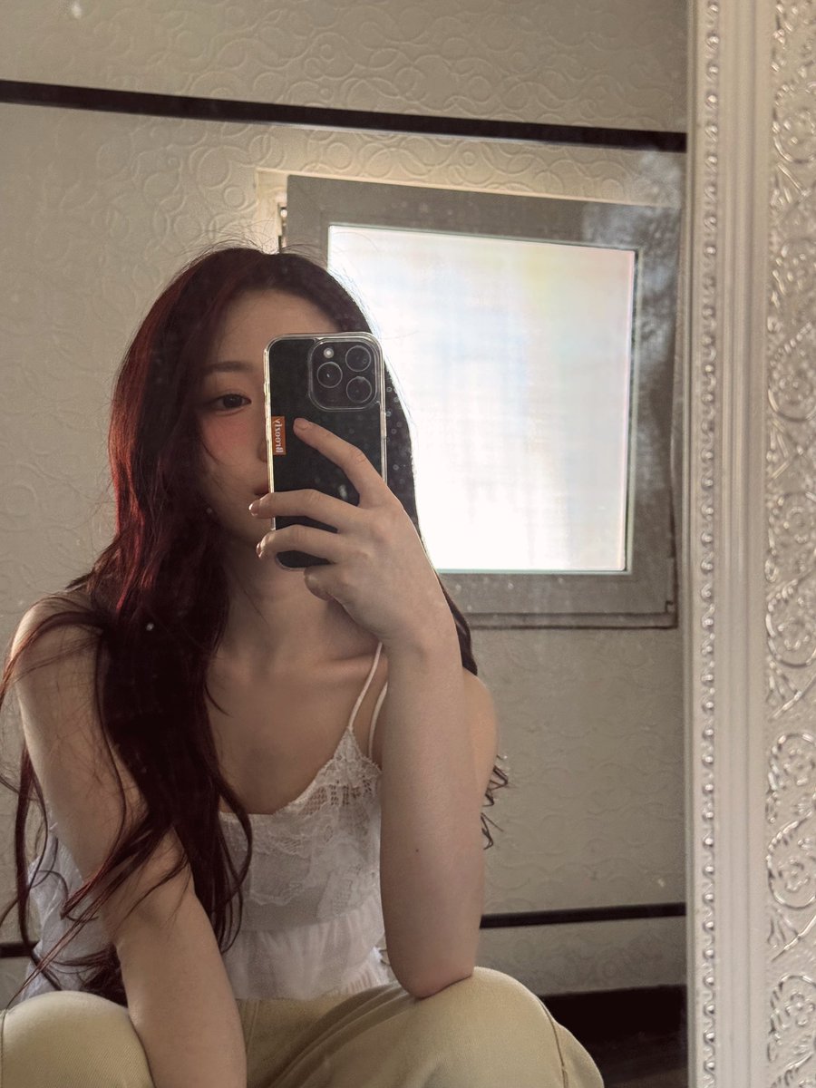 25ohw's tweet photo. red hair haewon >>>>> every other hairstyle she’s ever had

im willing to debate about this physically https://t.co/AbpVc07gcg