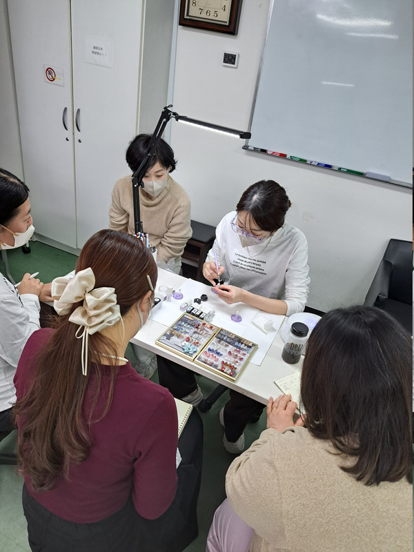 NailQuick_saiyo's tweet photo. 🎀あなたの経験・技術・センスを新しい場所で発揮しませんか💅✨ネイリストとしてさらに活躍したい方を大歓迎🌷成田第一ターミナル店は経験者急募✨第二新卒も大歓迎💗 #ネイリスト転職 #経験者採用 https://t.co/Dx8YW3sit2