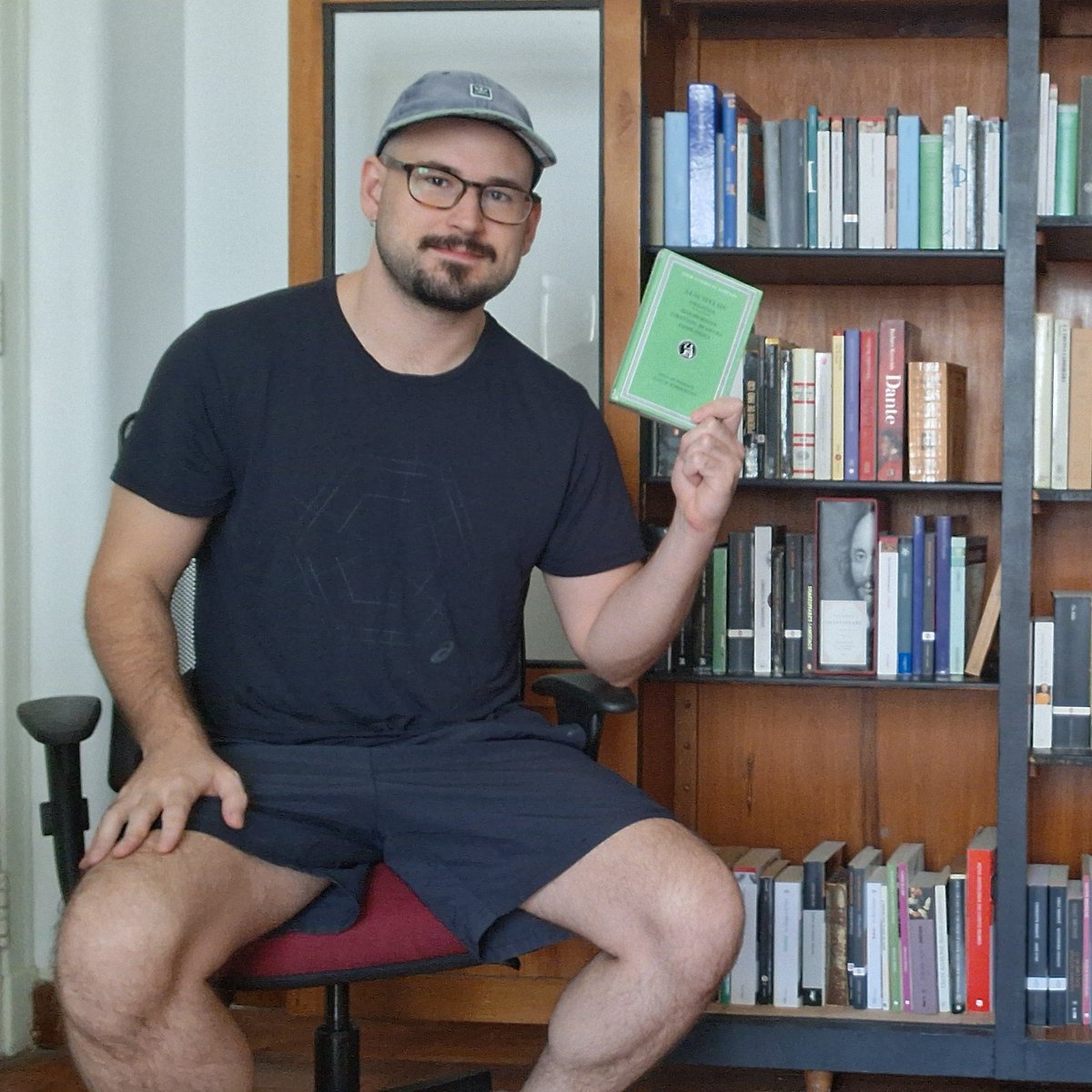 p_3pd's tweet photo. Tava escolhendo fotos pra usar de miniatura num vídeo que fiz pro youtube e achei que fiquei fofo nessa. https://t.co/wdhChxOOy8
