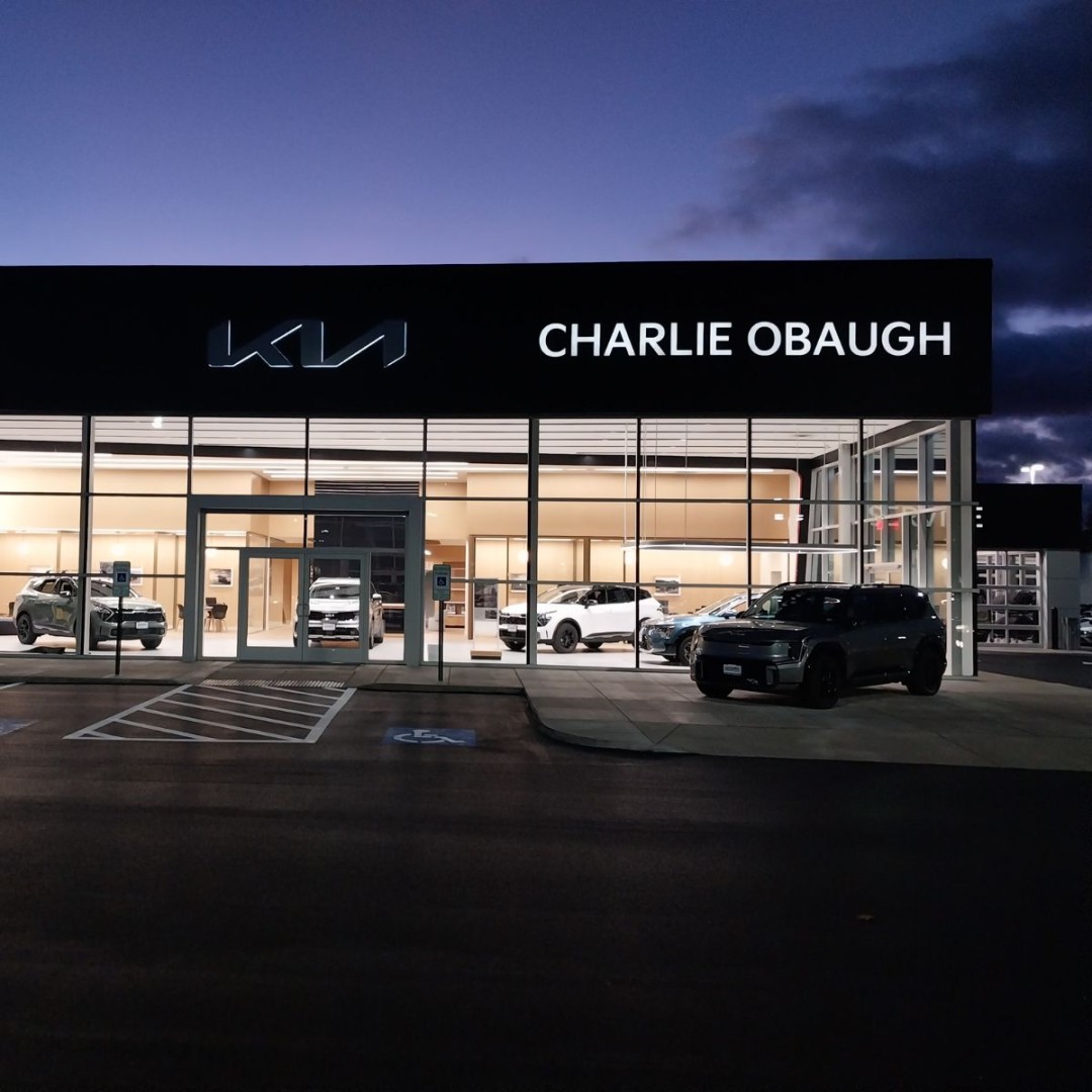 LCCEnterpriseVA's tweet photo. Built to make an impression day or night. The Charlie Obaugh Kia project in Staunton puts commercial glazing front and center with an expansive glass façade and entrance.

Commercial glazing scope coming up? (540) 214-3773

#CommercialGlazing #StauntonVA #LCCEnterprises https://t.co/APhme455ii