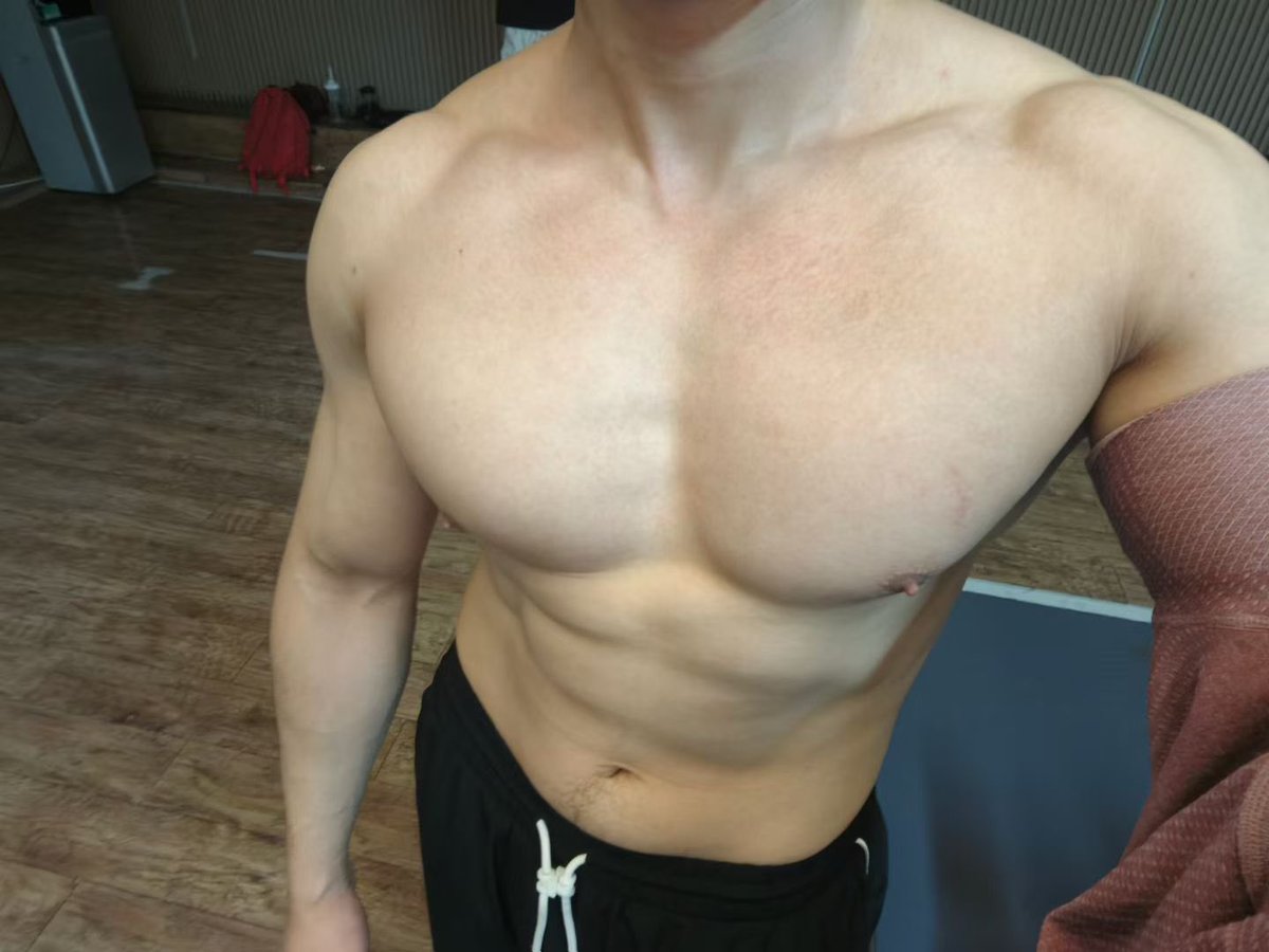 Akendp0r's tweet photo. 有喷尿肌肉0吗？夫夫也可以 https://t.co/pmUpAPYzmE