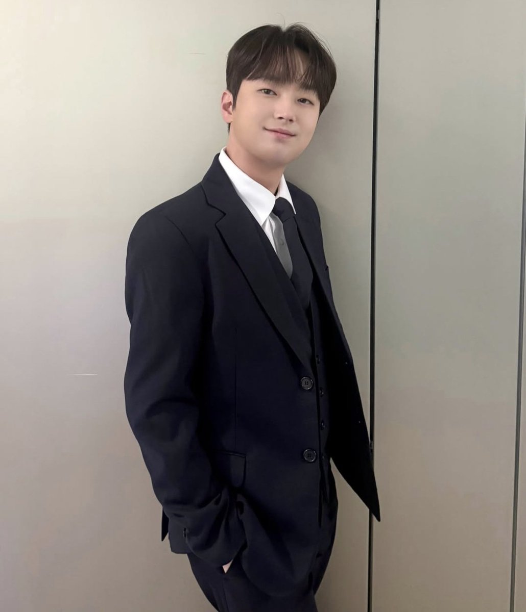 chans_sooni's tweet photo. @ChanWonOfficial 언제나 기다려지는 날  미스터리 살롱 본방 당연 해야지요 이따봐요 👍♥️♥️♥️ https://t.co/A92D02Hlks