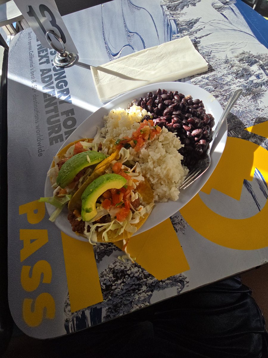 gurrbb's tweet photo. Shrimp tacos 🌮 https://t.co/FfZZl4B5Je
