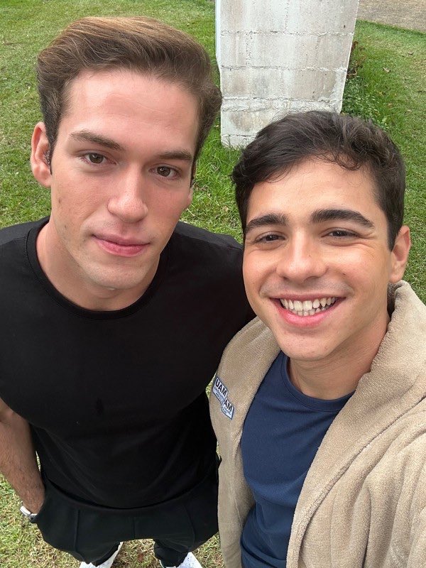 QGdoPOP's tweet photo. Pietro Antonelli, parceiro de cena de João Victor na novela ‘Quem Ama Cuida’, presta apoio ao colega:

“Preconceito não é entretenimento, não é piada, é crime!”. https://t.co/yZ4oRYWxlg