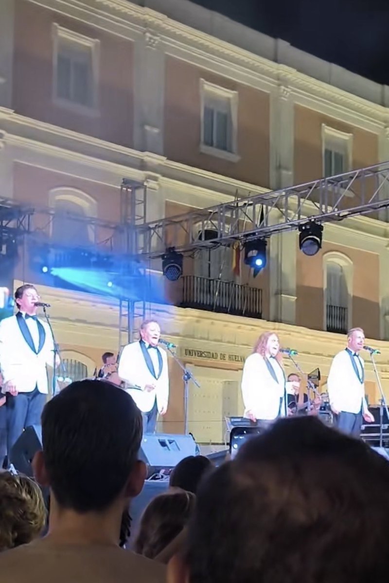 contrastado's tweet photo. Cantores de Híspalis en las fiestas de la Virgen de la Cinta en Huelva.
A estas horas llenan el recinto de la Merced.
No son lo que eran, pero pasas un buen rato!!! https://t.co/5HpJTMIRhK