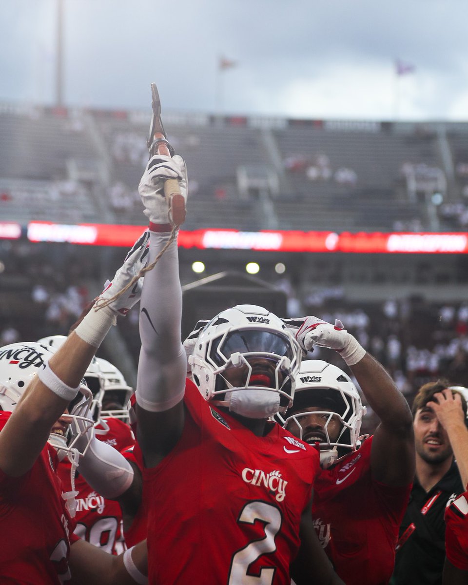 GoBearcatsFB's tweet photo. Force a turnover = get the Broadaxe 🪓 https://t.co/y02WobJz9q