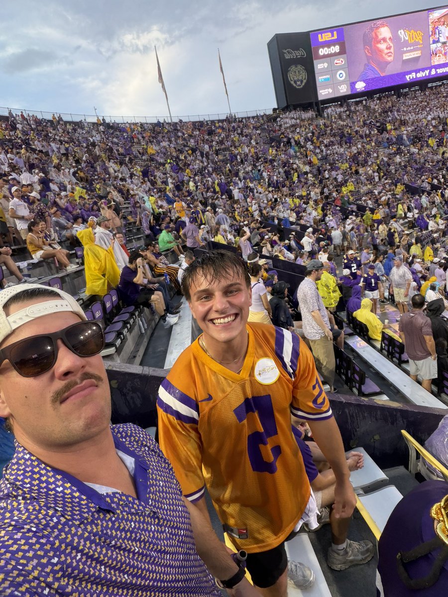 NoahBTingle's tweet photo. Doesn’t get any better than a Saturday Night in Death Valley @ChristianCow_ https://t.co/M9EtMmUZkT
