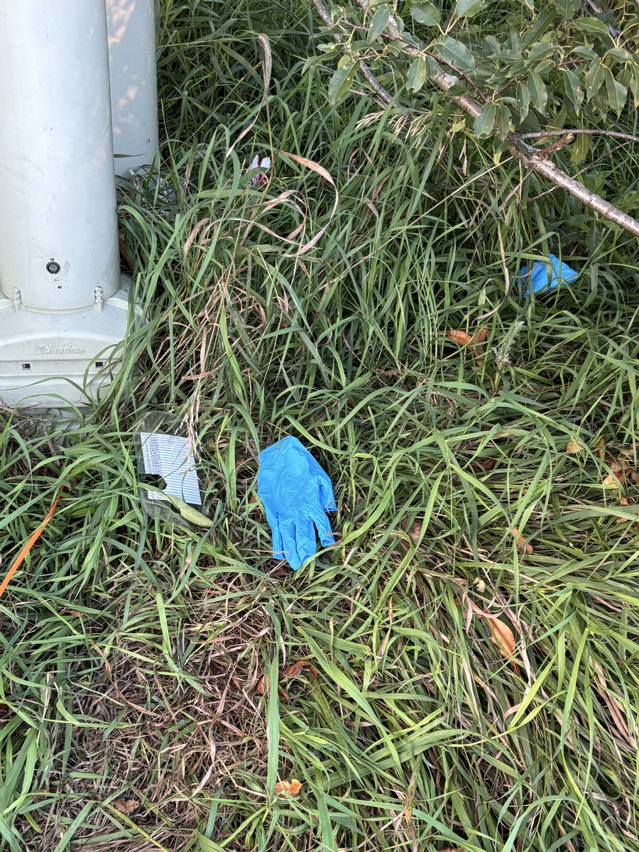 CharmingLawGirl's tweet photo. @ATT Internet is up (for now) but I had to flag the line myself, and your techs left garbage at the worksite. They should be fired. https://t.co/ZqX1YqT49j