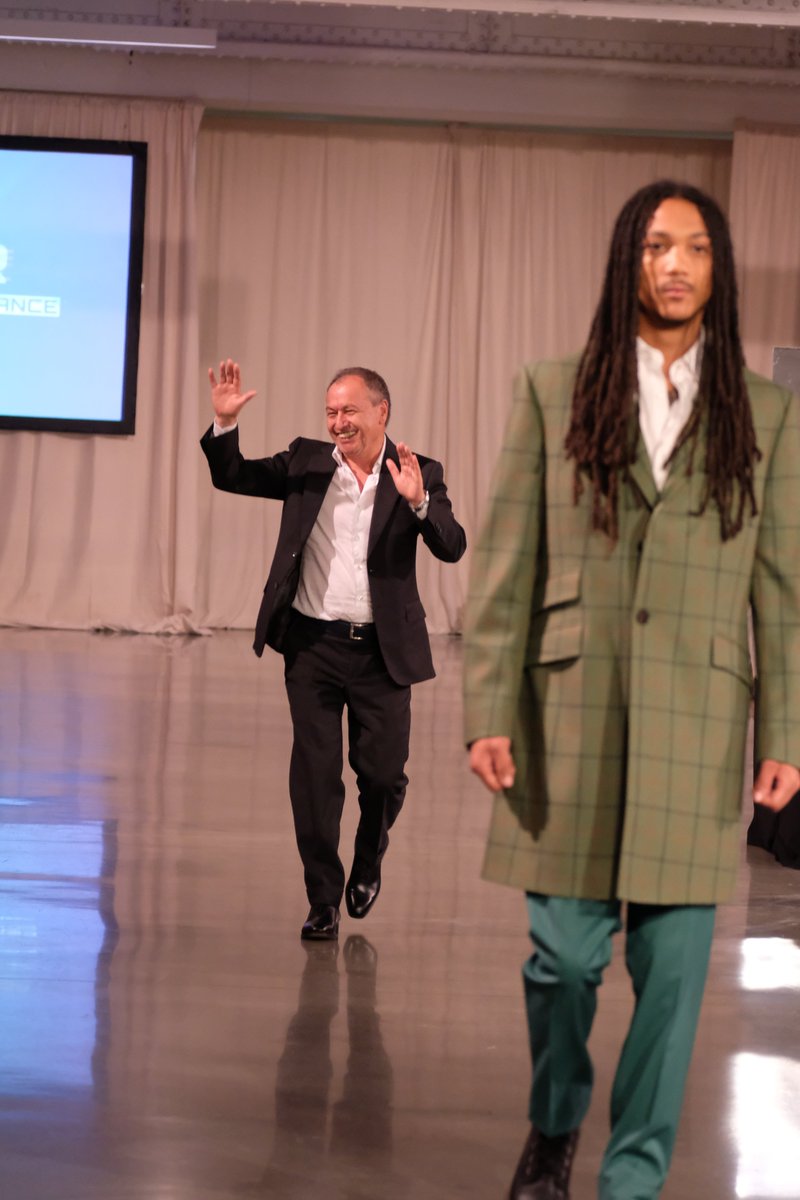 DLVisionMode's tweet photo. Magnifique défilé de mode présenté par H Padar lors de M3 Montréal hier soir où élégance et modernité étaient au rendez-vous, bravo ! 
#FashionShow #Montreal #ModeLocale #ModeMasculine #HPadar #DLVisionMode  

https://t.co/ePMUdpm64c https://t.co/lhhbadvPQT