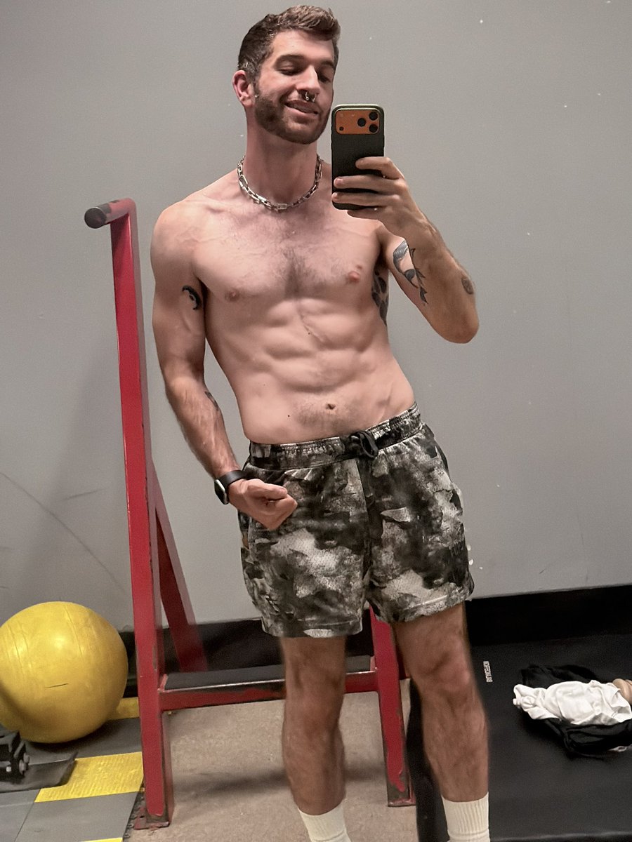 jackdjosh's tweet photo. the lighting that sort of cooperated ft. ab vein. https://t.co/1TYTa6gIQx