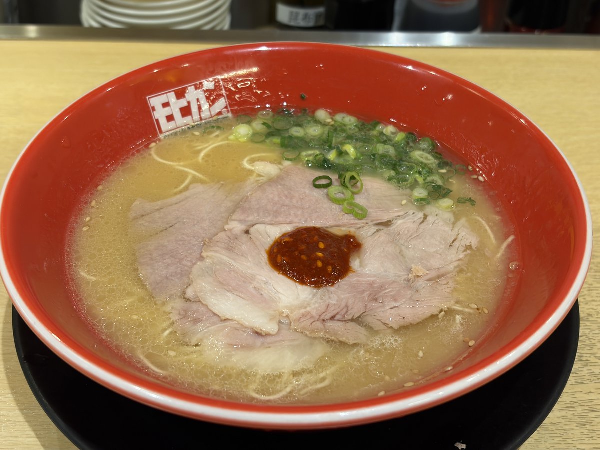 nokch7's tweet photo. 博多駅で朝ラー https://t.co/aTIhofCt0I
