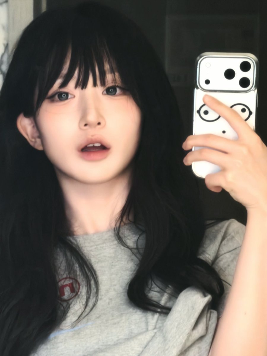 ishaelygay's tweet photo. i'm still here 🥴 https://t.co/y4fQELal6E