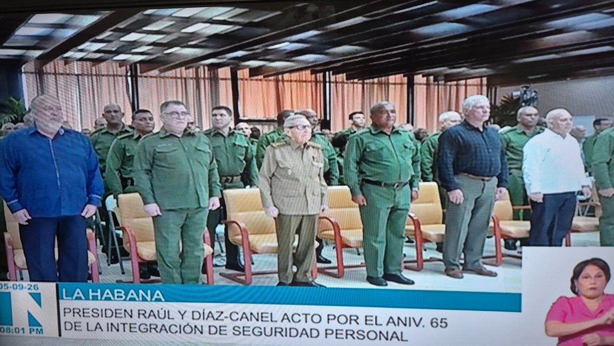 minint_cuba's tweet photo. Presiden el General de Ejército Raúl Castro Ruz y el Primer Secretario del CCPCC y Presidente de la República Miguel Díaz-Canel acto por 65 Aniversario de la Dirección de Seguridad Personal #Cuba https://t.co/69JiiS82Sz