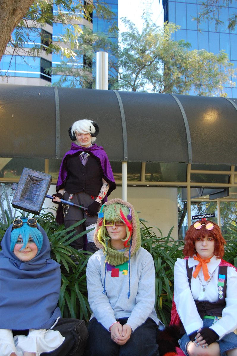 glaamrockk's tweet photo. TEAM FOCUS!! God I loved this group so bad I NEED TO BRING US BACK AGAIN!!
Mrcube: @Earth_does_cos 
Branzy: @glaamrockk 

#lifesteal #squiddo #mrcube6 #branzycraft #4cvit https://t.co/rNlevgmneI