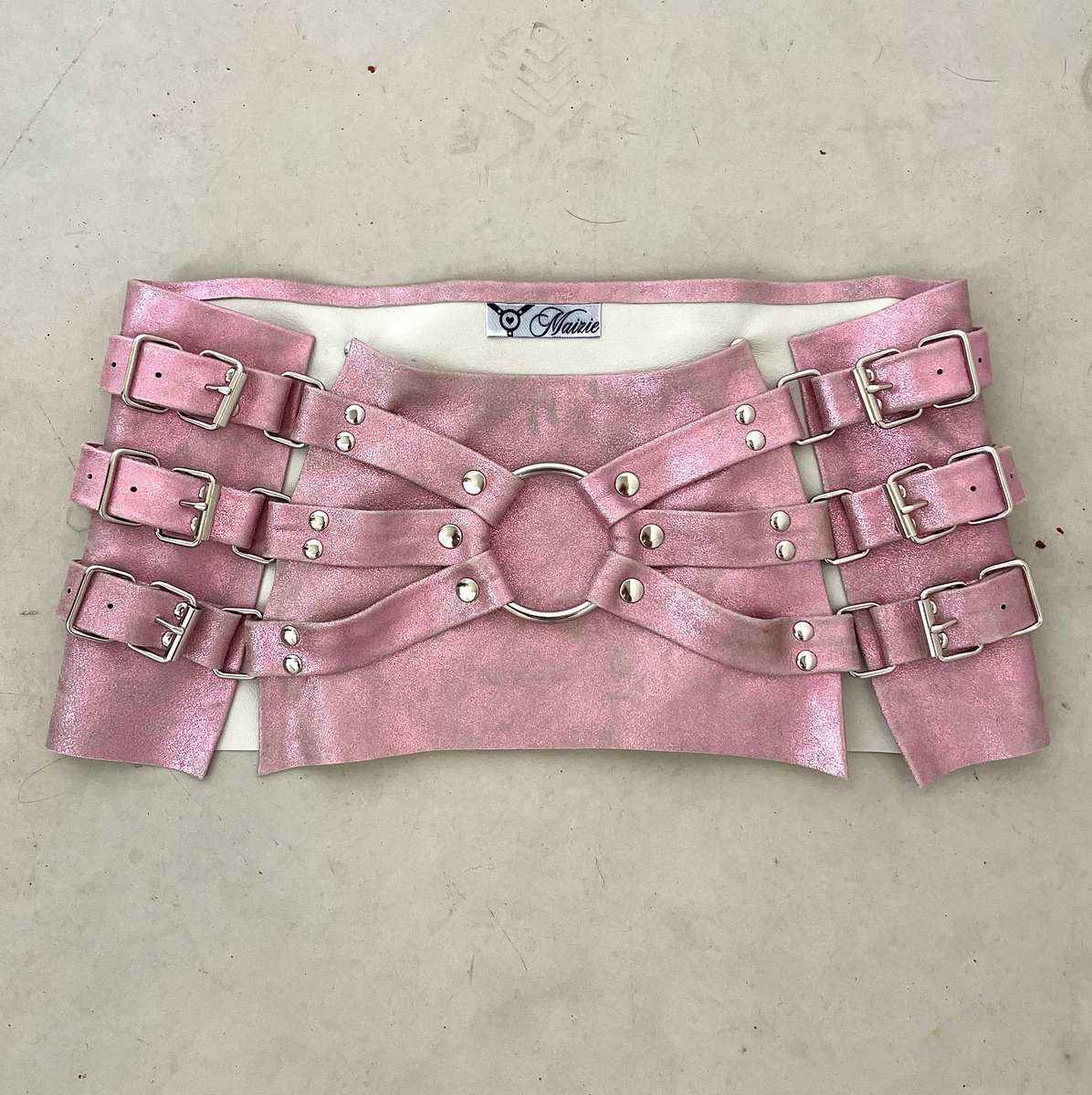 isivelascoirl's tweet photo. pink. ive never needed anything morein my life. https://t.co/1XW7sI71Uz