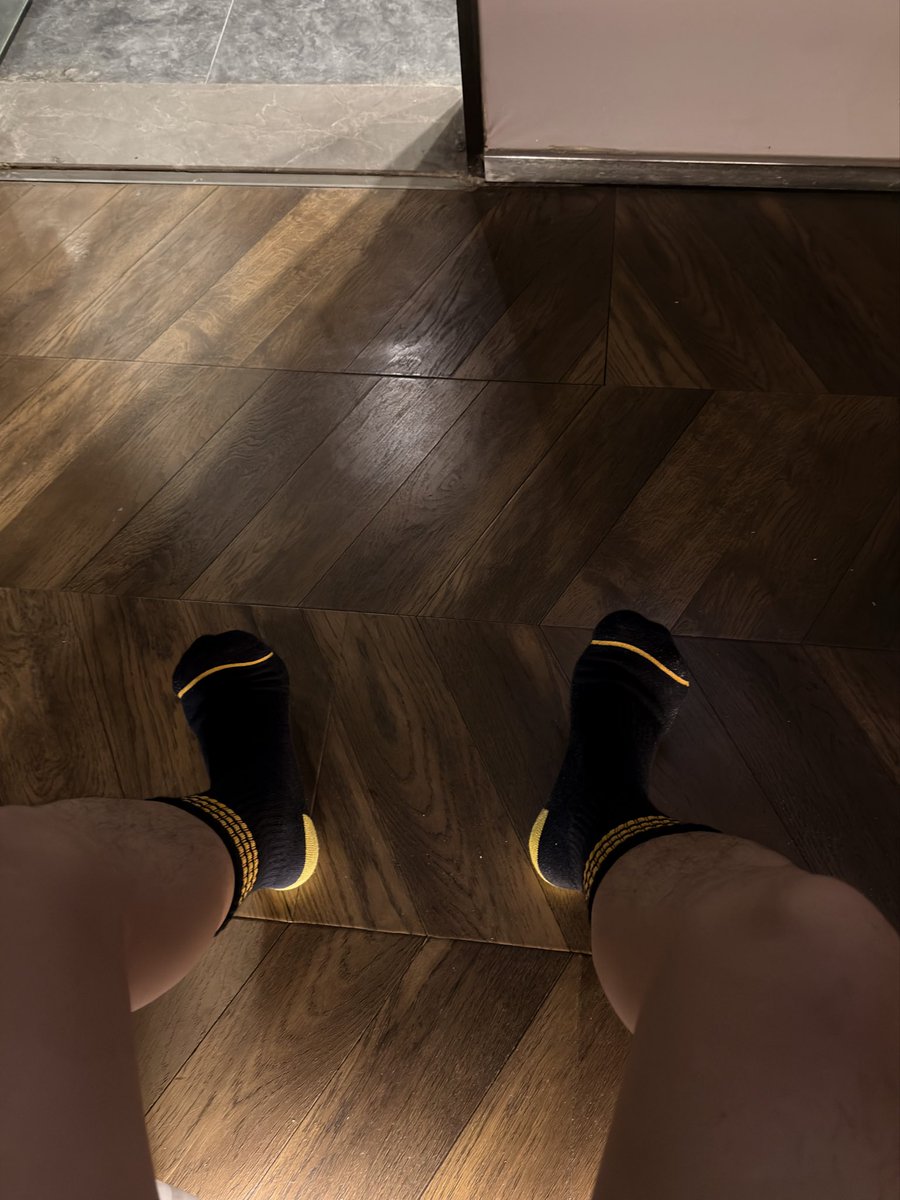 DaDamowangsss's tweet photo. 骚狗，你想吃爸爸大鸡巴还是被操骚逼，内射要不要！告诉爸爸 https://t.co/X8yqeOt192