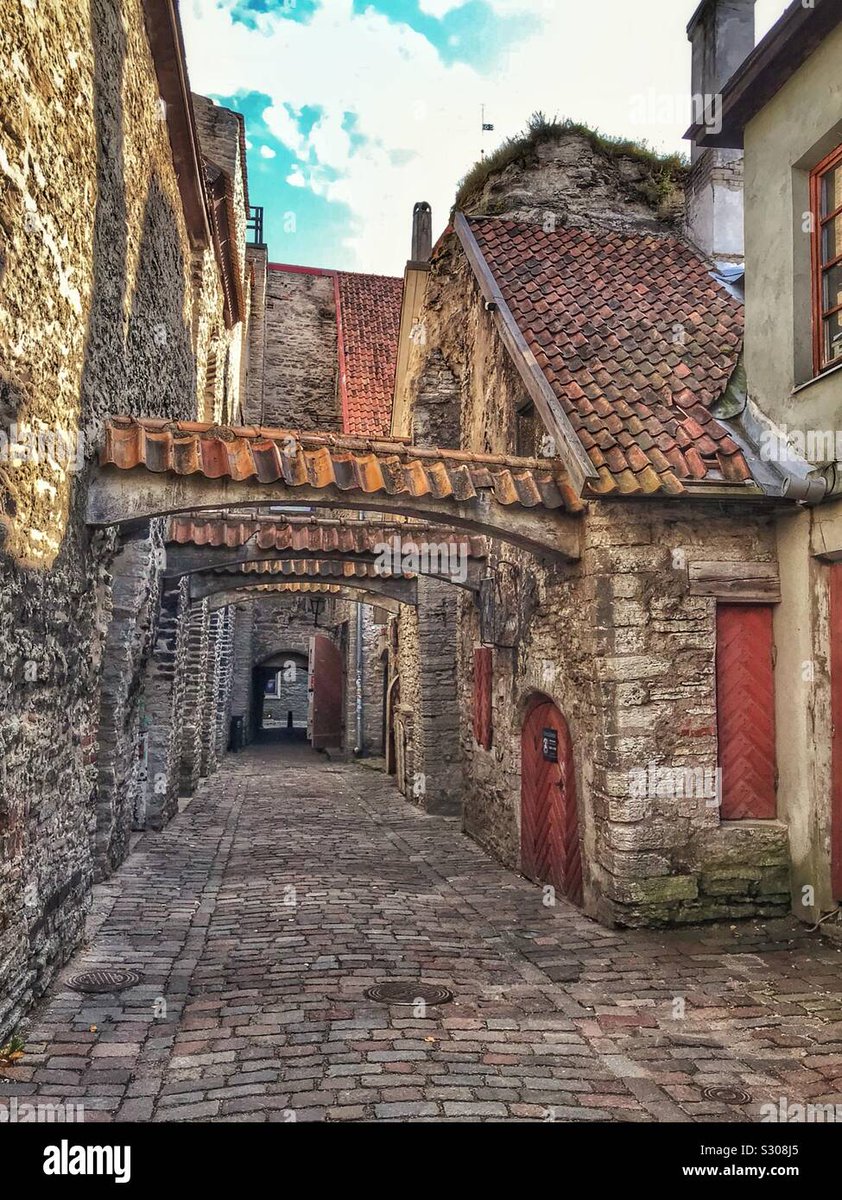 AaduHealer's tweet photo. @LiisiLepik Tallinn, 800 years old https://t.co/CbNdtn6h62