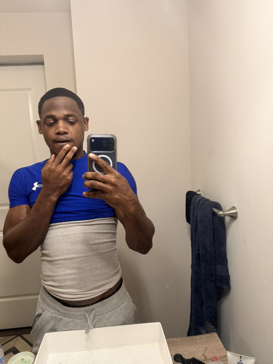 RonWhodat's tweet photo. My birthdays tomorrow btw 🫶🏾 send money https://t.co/fgDSXT2D4z