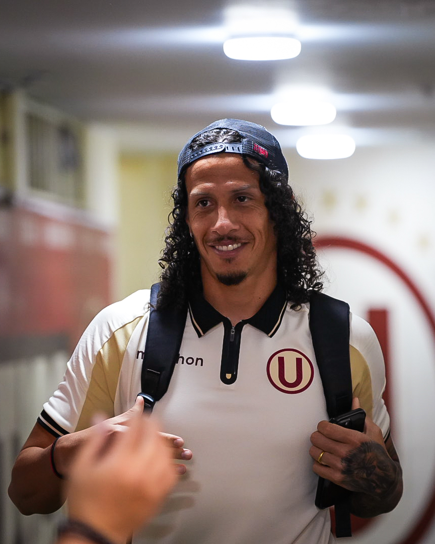 Universitario's tweet photo. 𝗘𝗡 𝗖𝗔𝗦𝗔 🫶🏟️

#UnidosOtraVez
#ConLaUsiempre https://t.co/Q7II0002dO
