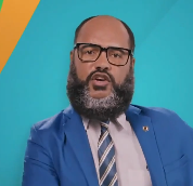 OsascoPanico's tweet photo. @JoaquinTeixeira Pqp, eu não consegui definir o que é isso: É uma I.A ou um  boneco de Olinda? https://t.co/uoRkhDs7qf