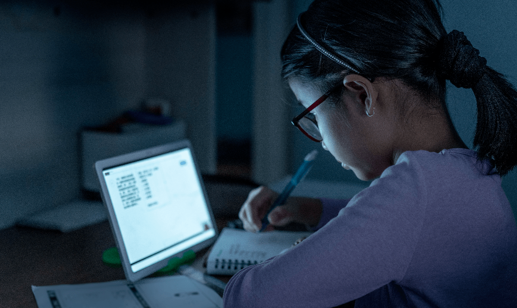 CNNTanGMaY's tweet photo. Stayed up late to debug code for 3hrs straight u0026 fixed that stubborn bug! Small win but huge step forward—never stop pushing through when things get tough. #GrowthMindset #NightHustle， https://t.co/gKX0k8j8V5