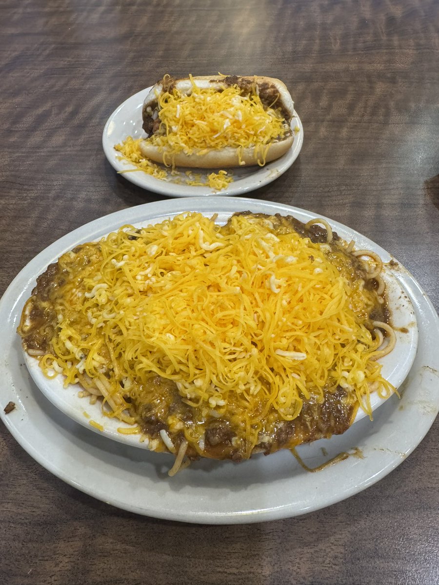 cincygreghoodin's tweet photo. Victory @Skyline_Chili ? Yes please and #ThanksABunch ‘cause ? You know . Victory and skyline are a very solid combination. LETS GO #BEARCATS #BearcatFamily #BearcatsForLife @GoBEARCATS #eatcincy #cincyeats #dinelocal #cincyvibes #BearcatVibes https://t.co/ivPHg7WVpl