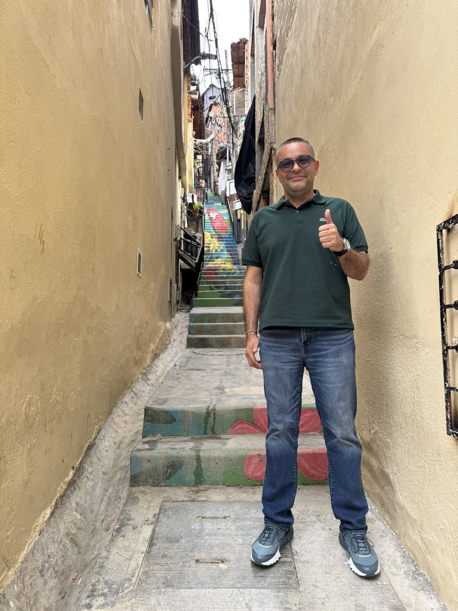 Pargam_07's tweet photo. Seguimos caminando de la mano con la comunidad. 🤝💙

Hoy, en compañía de la Administración Municipal acompañamos la entrega de mejoramiento en el barrio Las Orquídeas.

Seguimos presentes, cercanos y #DeLaManoConLaGente. 💙🤝 https://t.co/OtDI7SpS1e