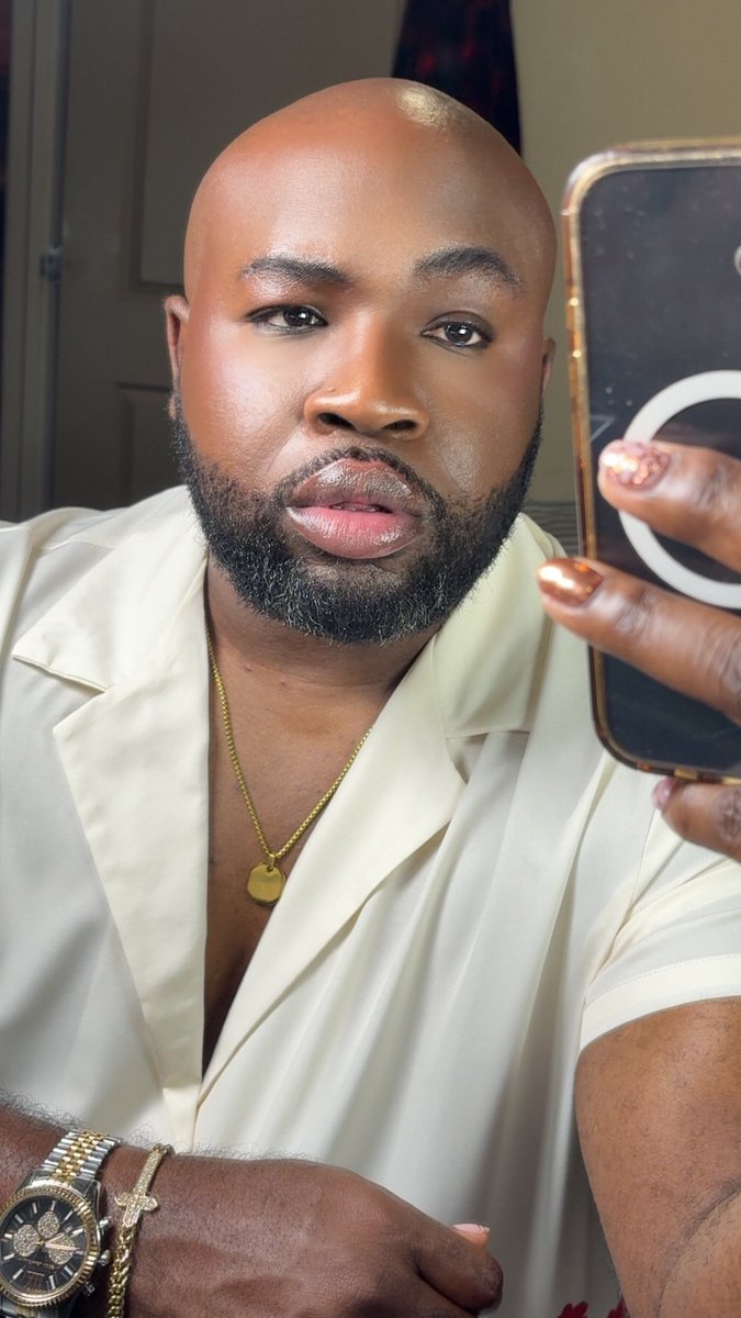 MrOrdinaryOne's tweet photo. Just a little beat! Playing in my makeup…. #butchqueen https://t.co/vLBaoLomh6