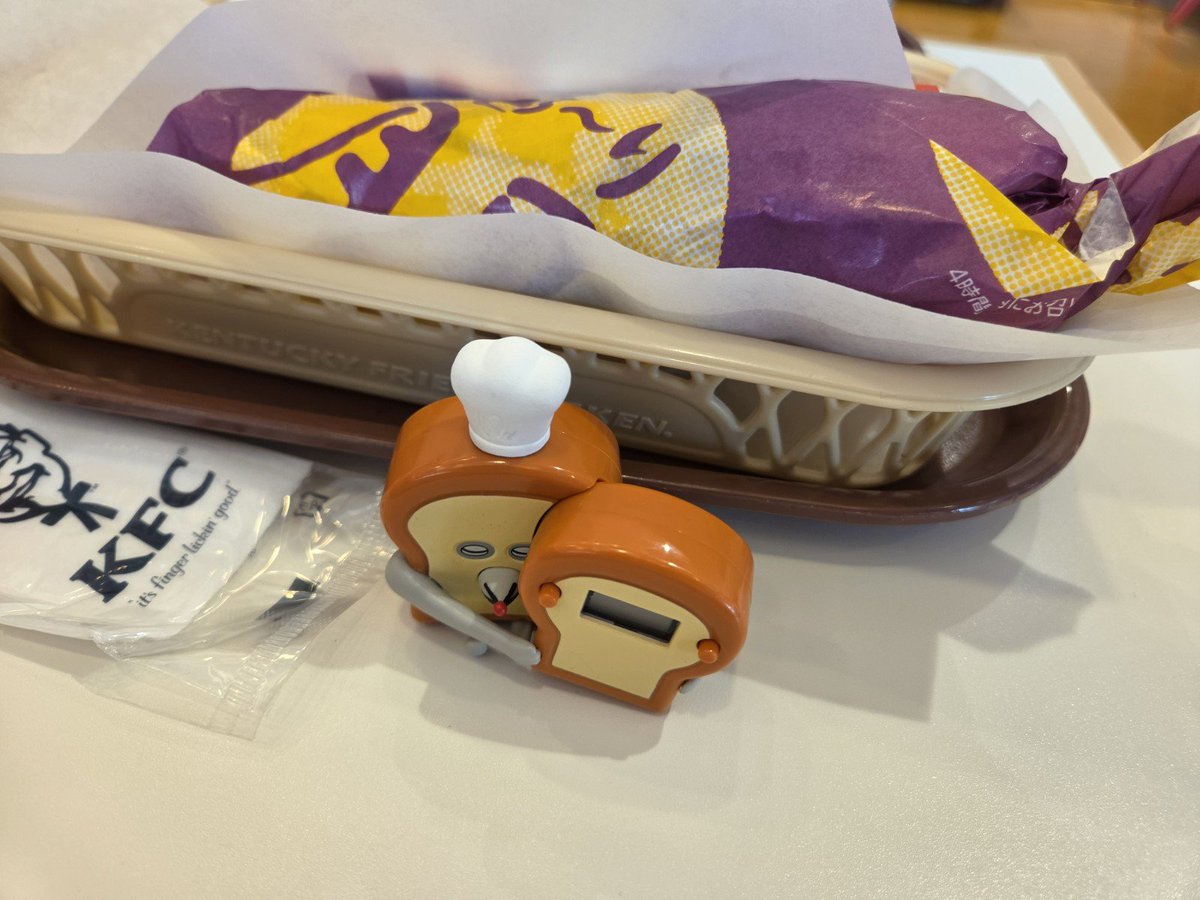 rokmytk's tweet photo. 月見ﾀﾍﾞﾀﾖ…🌕✨
ツイスターが好きすぎて他のも食べてみたい〜って思ってるけどやっぱりツイスター頼んでしまう😂
あと最近🍞どろぼうが気になってる…！可愛い https://t.co/je7iSM4TtY