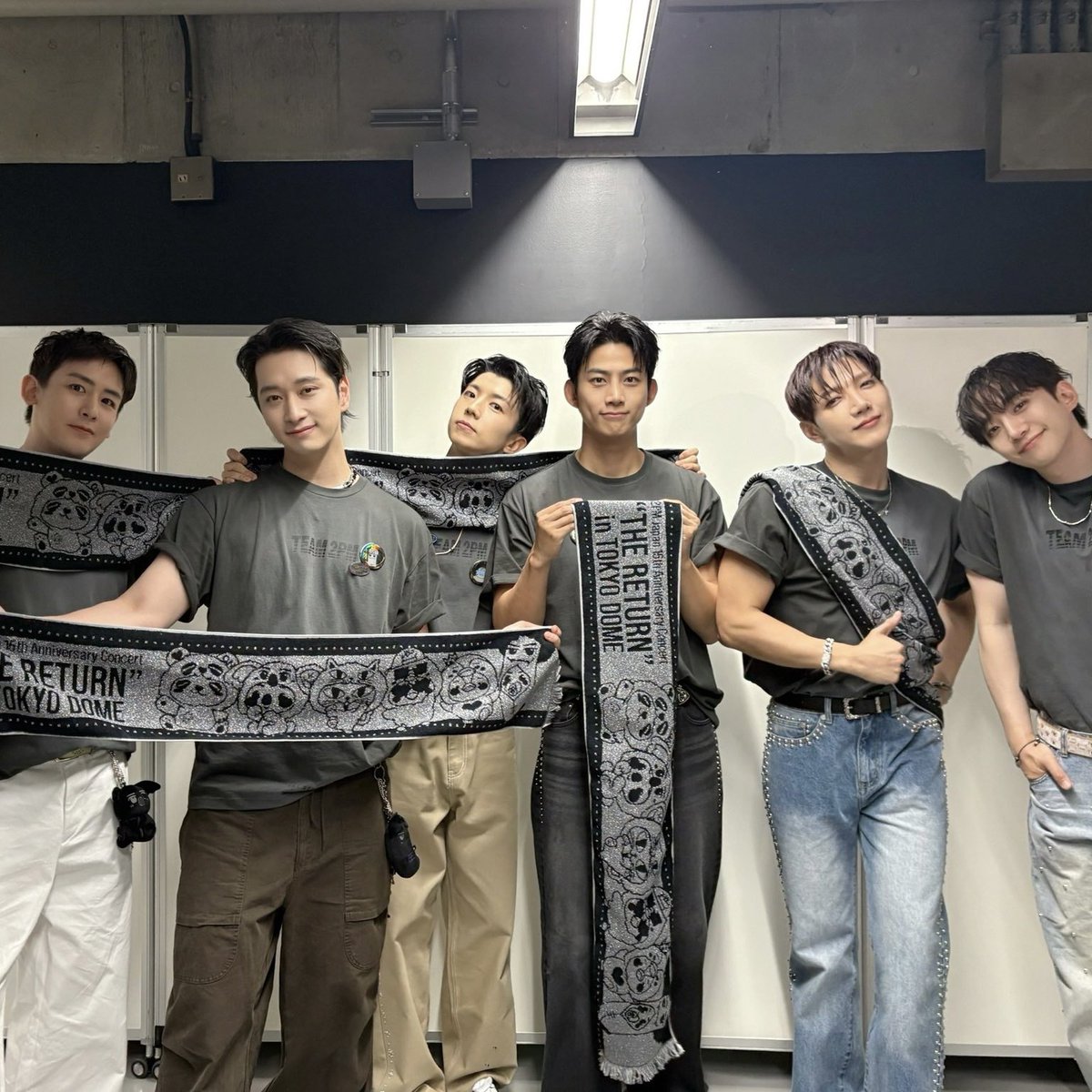 makeitbr's tweet photo. Oi 2PM, queria dizer que vocês são seres humanos incríveis, que o grupo de vocês é fenomenal e grandioso demais, e eu não sei se vocês tem consciência disso. Eu sou encantada e muito apaixonada por vocês seis. Amo você ❤️🩹
#HottestWeek https://t.co/zK5w2dVTAp
