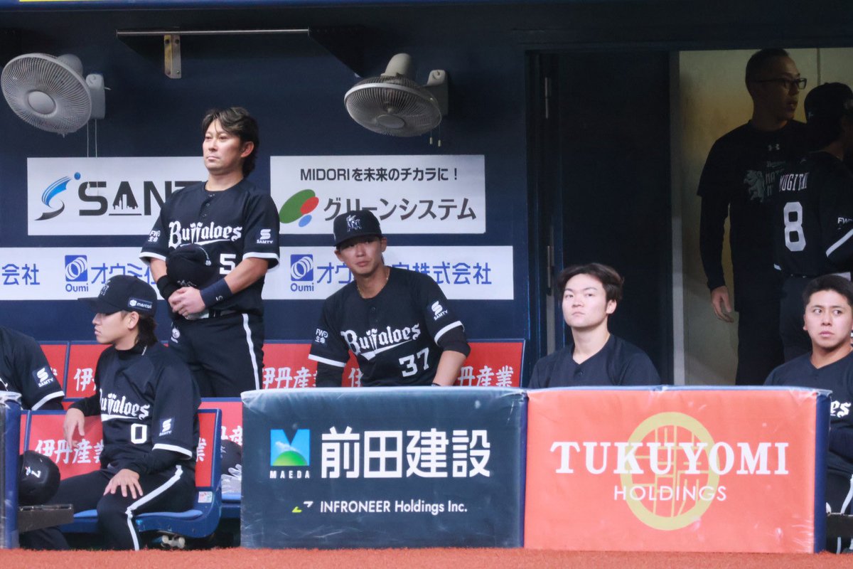 munenofan_'s tweet photo. 大阪市長が始球式でお話してる時帽子脱いで立って聞いててそんなまーさんに恋した
#西野真弘 https://t.co/bYWajRTW03
