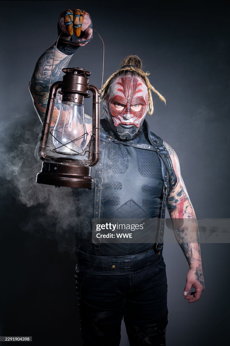 hairydirtysoul's tweet photo. We finally get to see high quality images of Bray's mask from the Pitch Black match under more normal lighting. This is awesome! https://t.co/Gp5E4GNaRq
