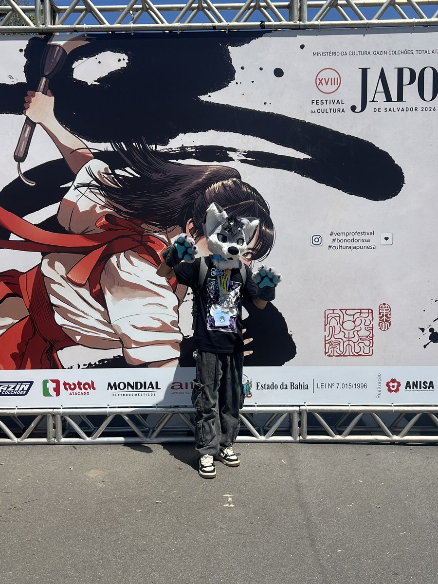 ycheatoxyz's tweet photo. Hoje foi meu primeiro dia no Bonodorri 2026 e, sinceramente, eu achei INCRÍVEL! 
Conheci várias pessoas, e tirei MUITAS MUITAS fotos! 
Só tenho a agradecer pelo carinho de todos comigo. Foi um dia incrível! ❤️
Obrigado a todos que tiraram foto comigo também! https://t.co/kg2Q7BEMdE