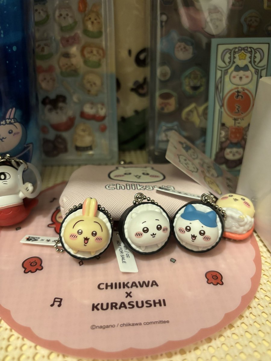 angle_sns's tweet photo. ちいかわくら寿司、びっくらポン3回やったら、うさぎ、ちいかわ、ハチワレと立て続けに来ました😳✨

帰ってきてSNSをみたら今日からコラボ中止とのこと💦
昨日のびっくらポンの並びも何か影響あったのかしら🤔❓ https://t.co/AIWujbgWPK
