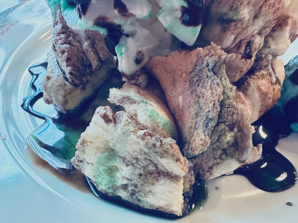 copicopiaki's tweet photo. イリヤプラスカフェ カスタム倉庫  チョコミントパンケーキ
昨日は飲み過ぎたけど、早起きの友人に起こされ、田原町のカフェでモーニングを食べる🌱ふわふわ系のパンケーキは、飲める感じの食感で、早くしないと倒れてしまう。甘さ控えめ、クリームも美味しい🍀
#イリヤプラスカフェ #チョコミント https://t.co/14EX3RHqDi