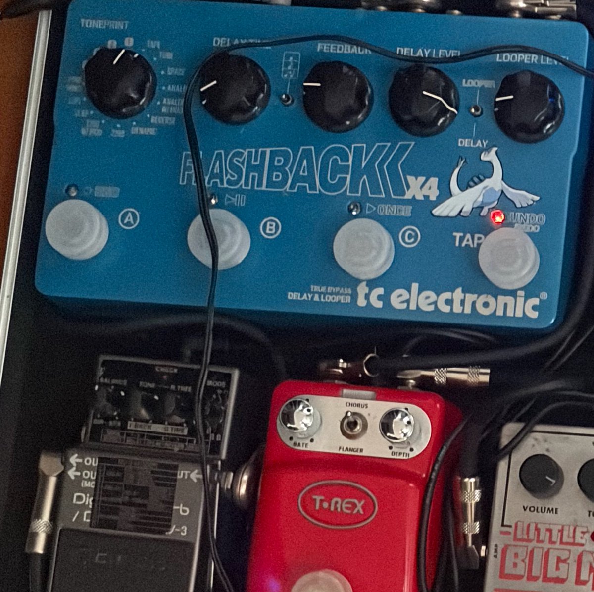 0ryk5___'s tweet photo. この前のサークルライブでシスハイの真里と絶望MAQUIAをした！
音作りはTonebookを購読するなり同じchorusエフェクターを買うなりしたけど完成度は...楽しかったから良し^_^ https://t.co/8sIyj5deHa