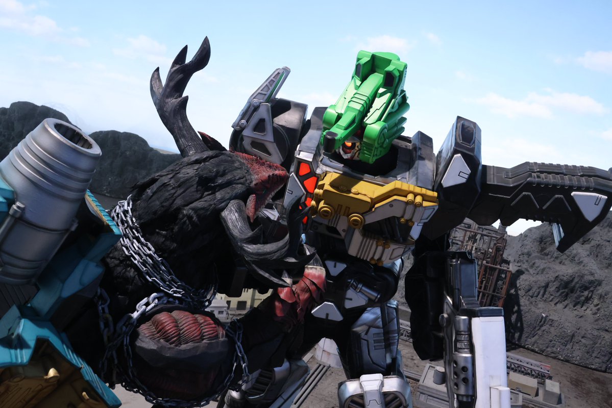 ProjectRED_Toei's tweet photo. 来週9月13日㈰
『#角醒ハンターオメガホーン』
第八話「復活せよ！古の兵器！」放送📢

絶炎角に負け、戦闘実験に使われる炎角⛓
対戦相手は〝超古代のメカ〟――

一方、炎角を救うべくシャウトの前に立ちはだかるゲンノウ🔨
戦え、キャプテン・オメガホーン!!

https://t.co/vpJaQrGmoL

#オメガホーン https://t.co/7c6r8zt63J